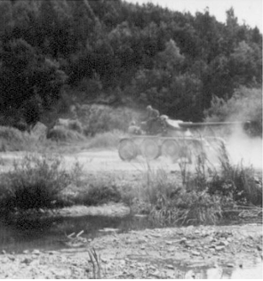 Panzer der Französischen Armee in den 60er Jahre, an der Ruine des Prüfstand 2